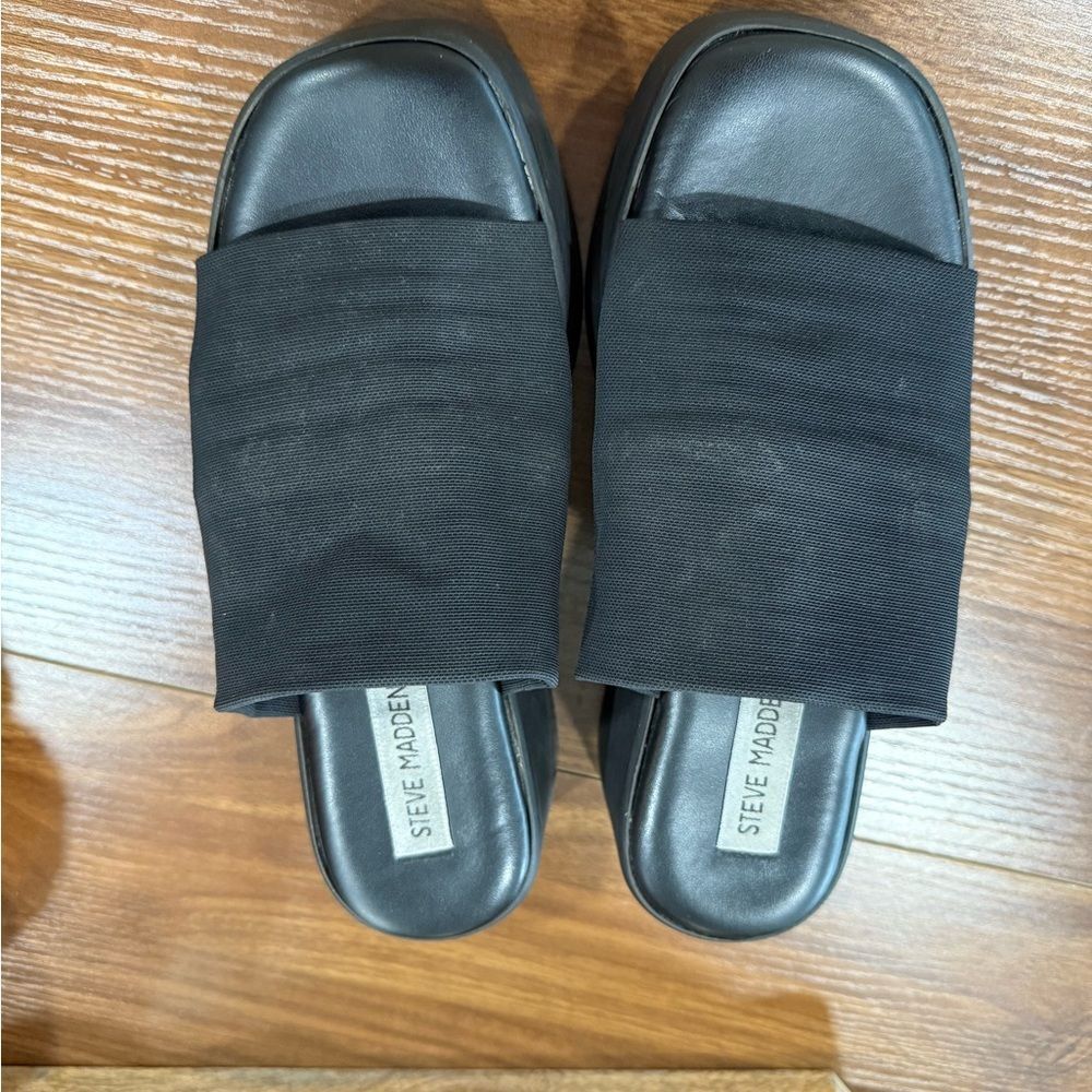 Steve Madden slinky 30 sandal